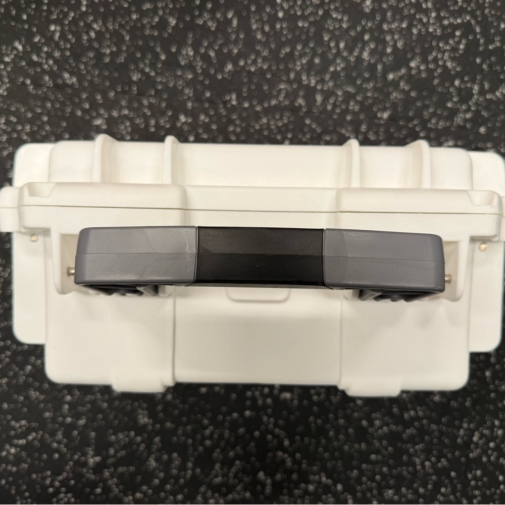 Jason Taylor Invicta Limited Edition 3 Slot White Storage Case. Like new - Picture 3 of 4